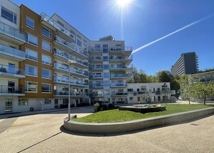 83m2-3 Sleeping Rooms-2 Balconies-direct Traffic To Airport And Tourist Places Apartment Bergen