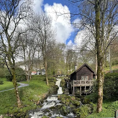 83m2-3 Sleeping Rooms-2 Balconies-direct Traffic To Airport And Tourist Places Bergen