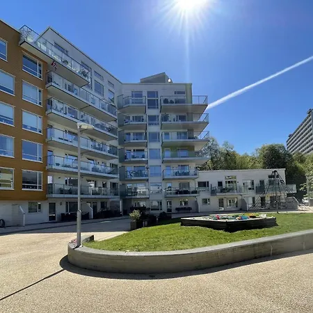 83m2-3 Sleeping Rooms-2 Balconies-direct Traffic To Airport And Tourist Places Apartment Bergen