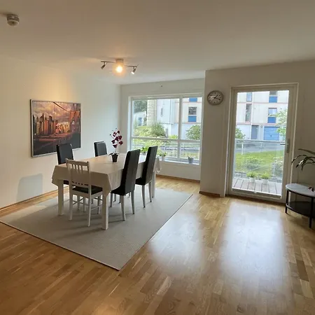 83m2-3 Sleeping Rooms-2 Balconies-direct Traffic To Airport And Tourist Places *