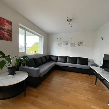 Apartment 83m2-3 Sleeping Rooms-2 Balconies-direct Traffic To Airport And Tourist Places