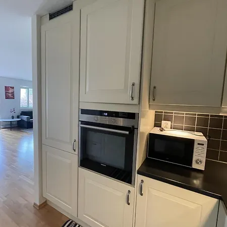 Apartment 83m2-3 Sleeping Rooms-2 Balconies-direct Traffic To Airport And Tourist Places