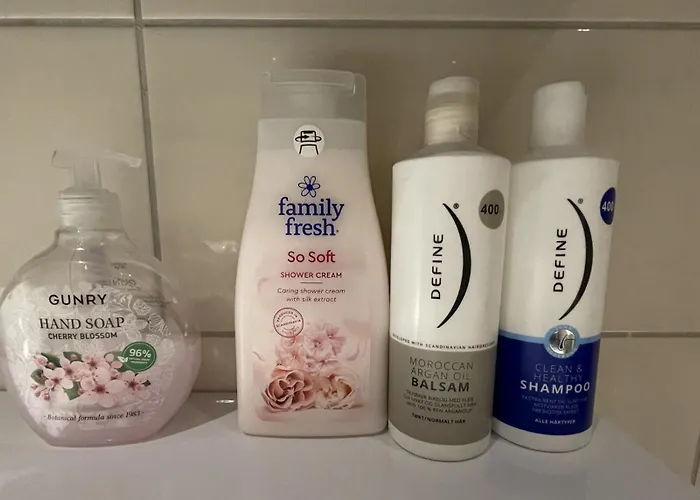 Apartament 83m2-3 Sleeping Rooms-2 Balconies-direct Traffic To Airport And Tourist Places