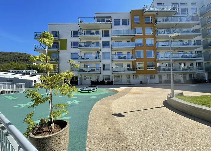 Apartament 83m2-3 Sleeping Rooms-2 Balconies-direct Traffic To Airport And Tourist Places