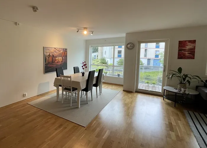 83m2-3 Sleeping Rooms-2 Balconies-direct Traffic To Airport And Tourist Places *