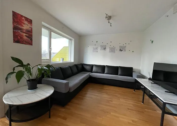 Διαμέρισμα 83m2-3 Sleeping Rooms-2 Balconies-direct Traffic To Airport And Tourist Places