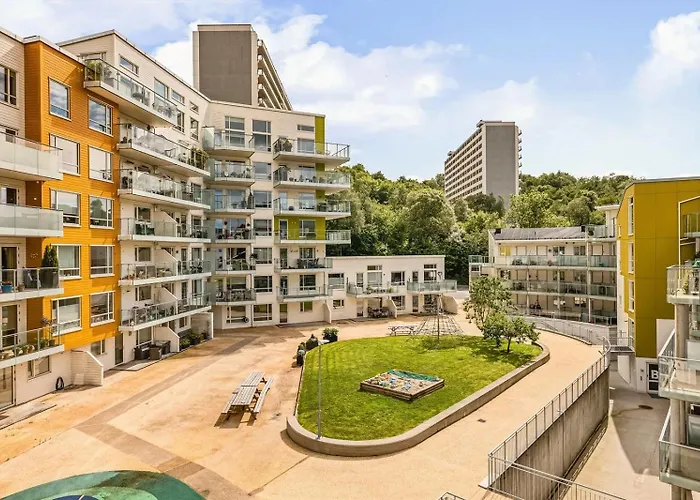 83m2-3 Sleeping Rooms-2 Balconies-direct Traffic To Airport And Tourist Places * Μπέργκεν